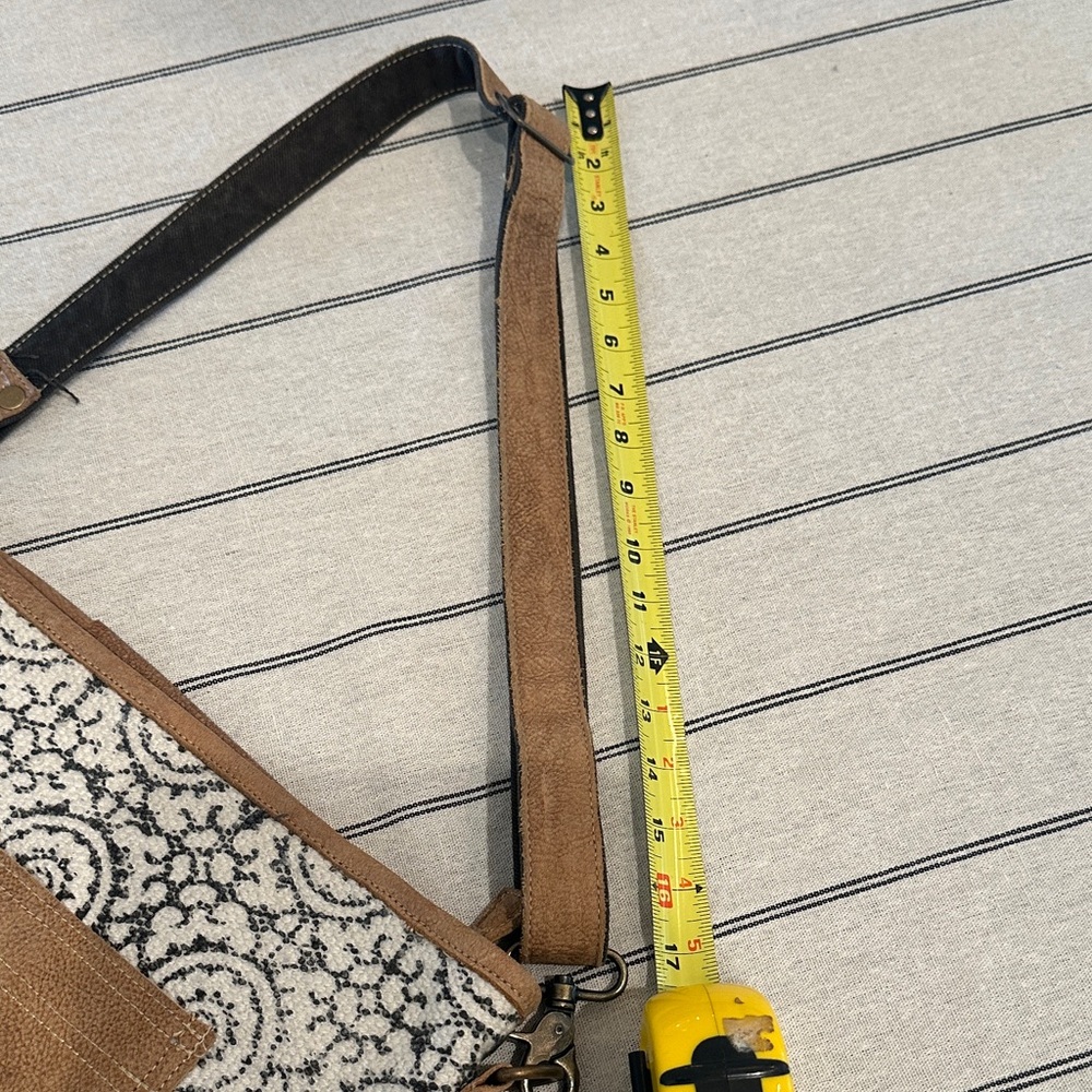 Stylish Brown & Cream Patterned Crossbody Tote - Picture 12 of 16